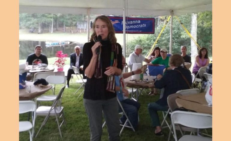 Democrats gather to support Leslie Cockburn