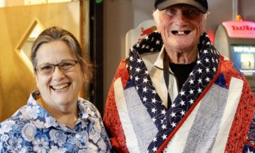 WWII veteran Sgt. Billy Hess given Quilt of Valor