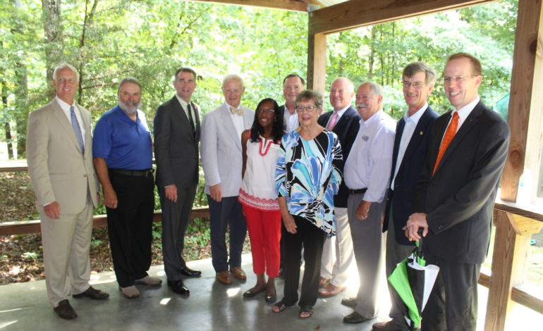 Governor celebrates broadband expansion