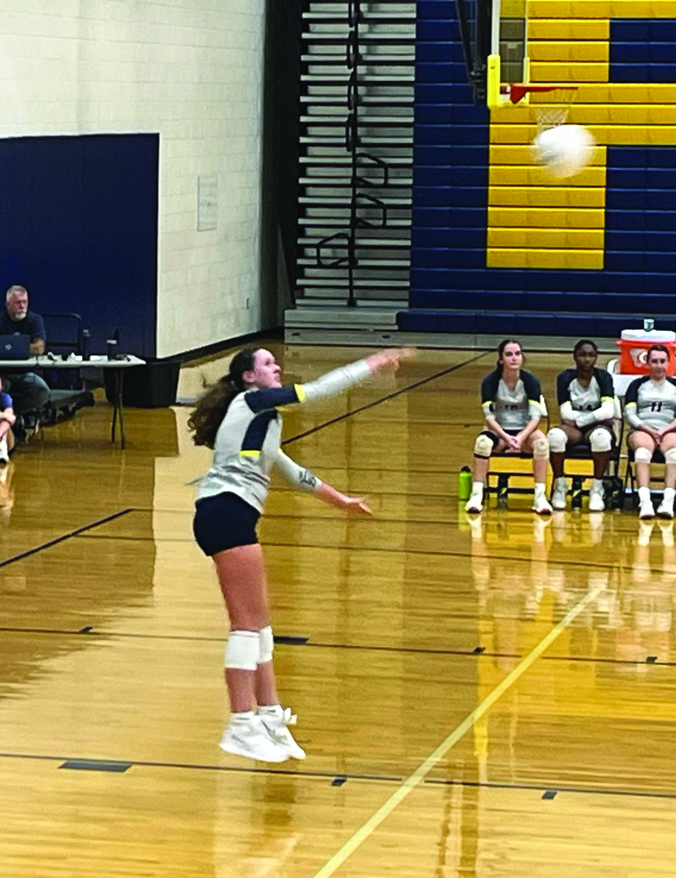 Fluco volleyball wins tight match over Louisa 