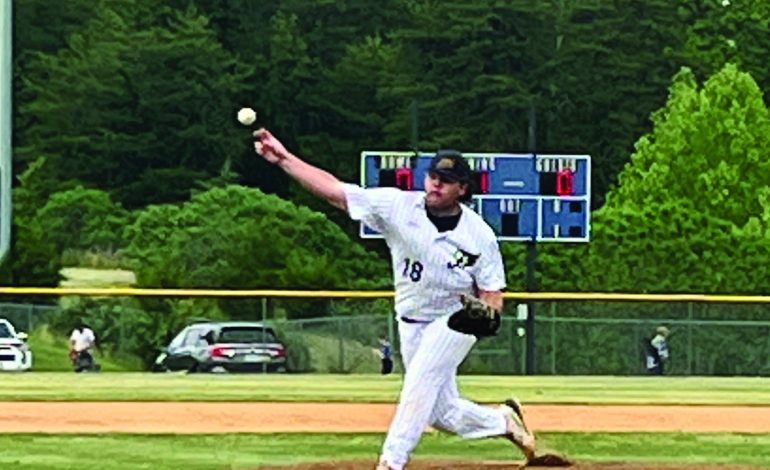 Fluco baseball team rallies for 4-2 win over Western